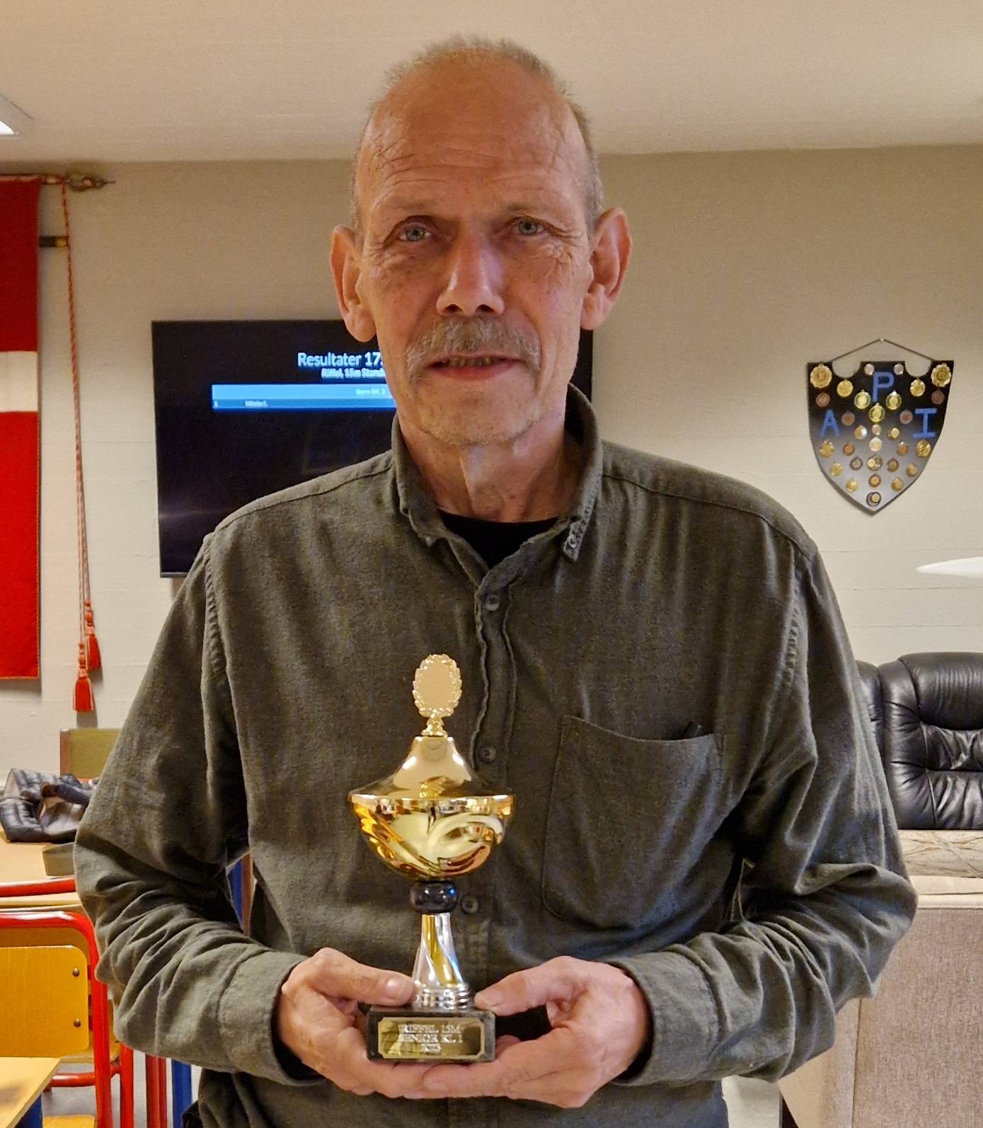 Allan fik sin pokal senere.